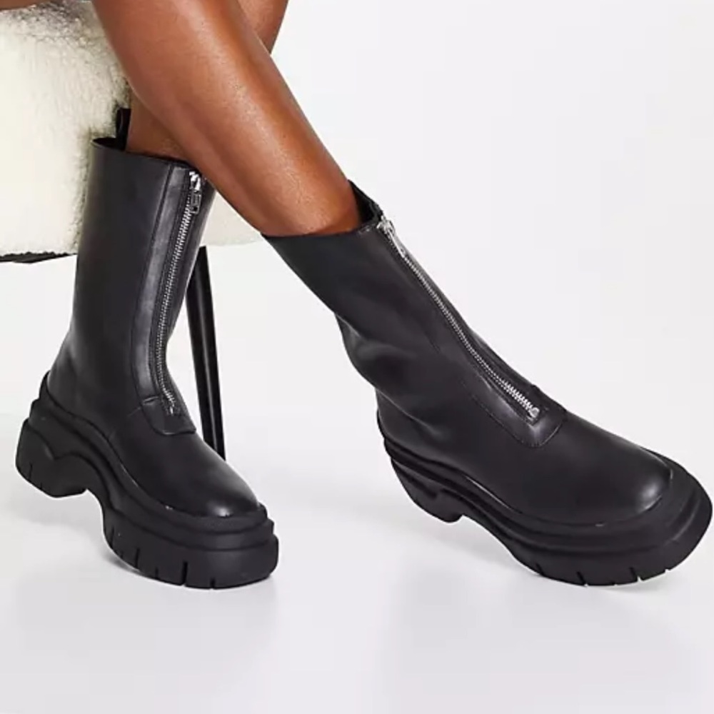 The 'Imina' ankle boots are part of the New Season collection fall